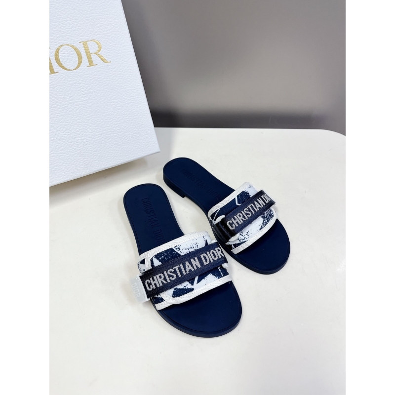 ch**an D*or slippers